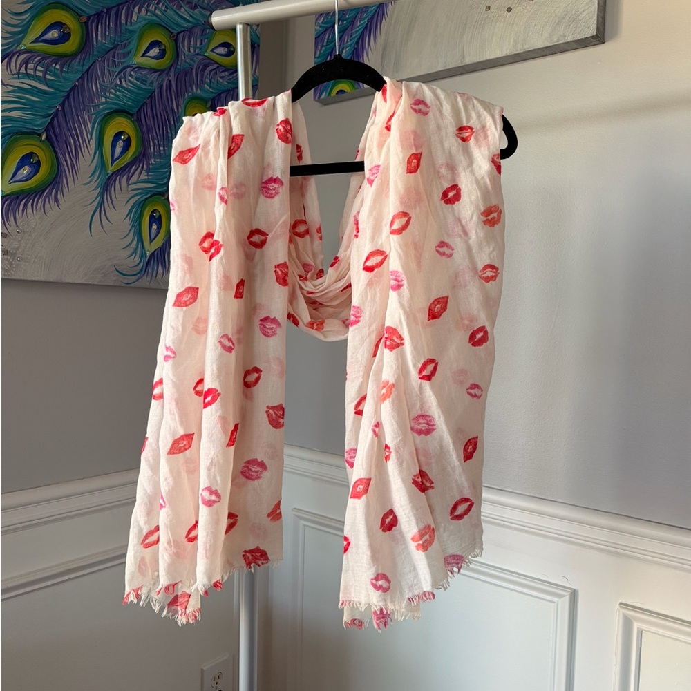 Cute Lipstick Print Lightweight Scarf - 6’x3’